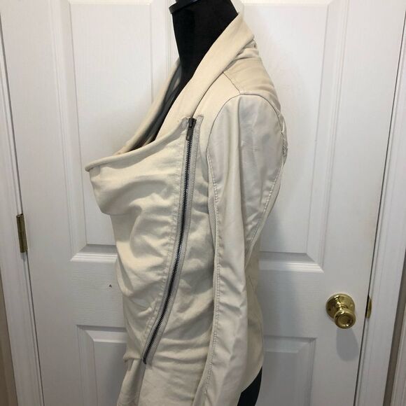Blank NYC cream taupe faux suede jacket - Picture 5 of 16